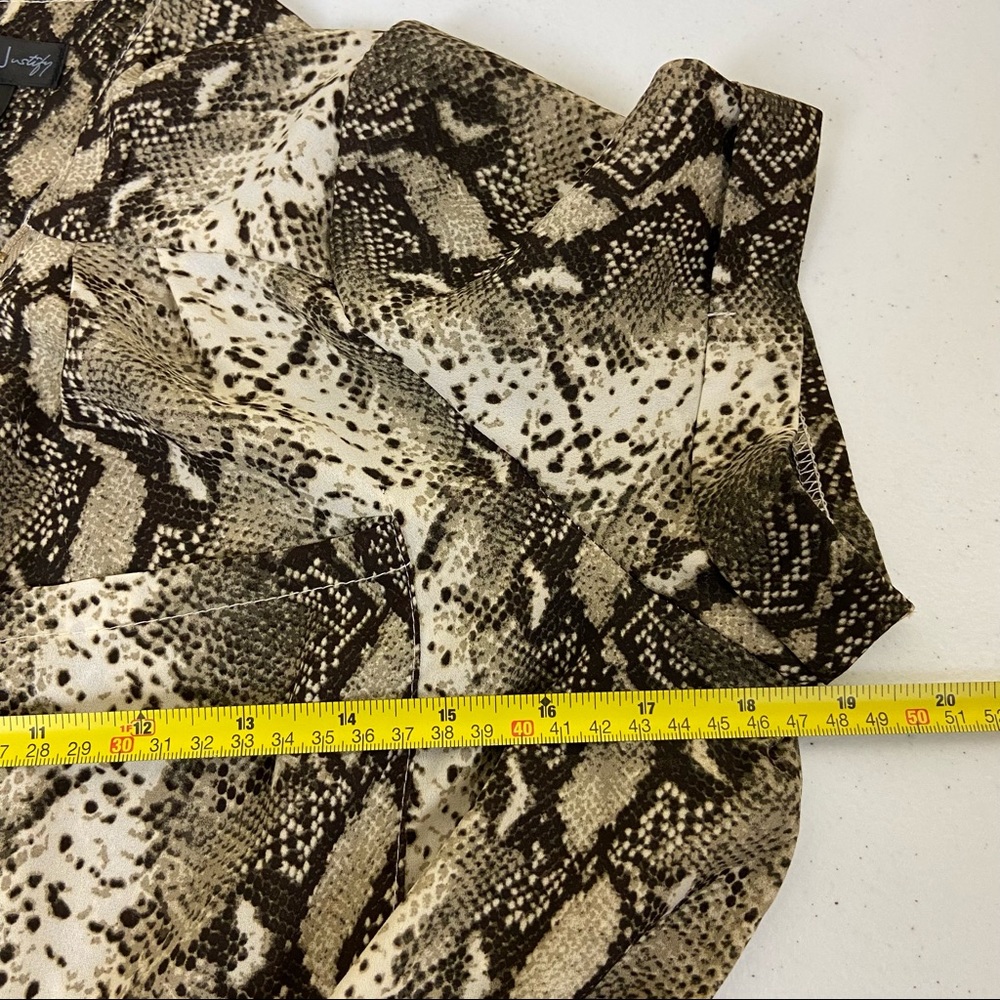 Snake Print Top - Picture 5 of 6